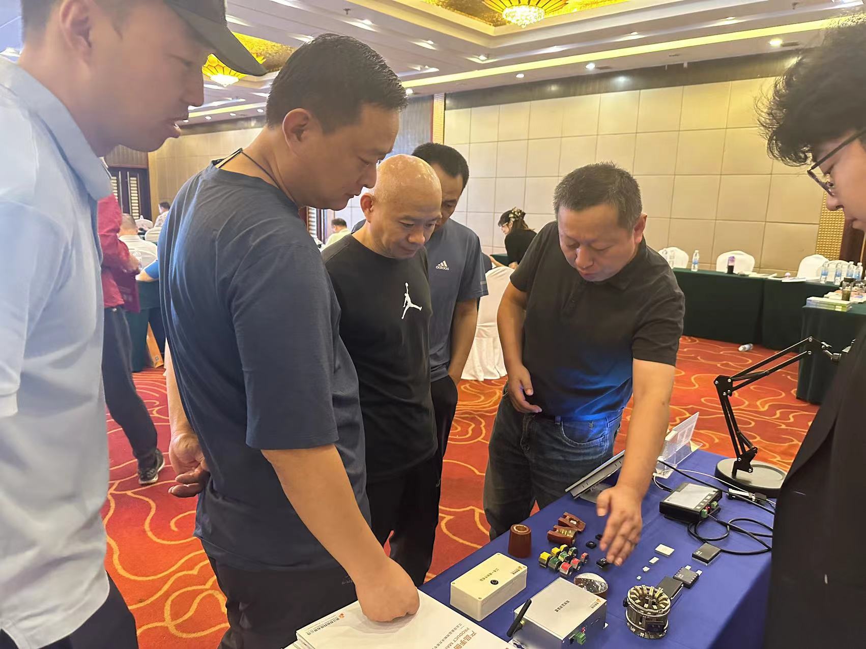 聚焦山東發(fā)電系統(tǒng)電氣專業(yè)技術(shù)監(jiān)督工作會(huì)議，悅和科技引領(lǐng)創(chuàng)新(圖6)